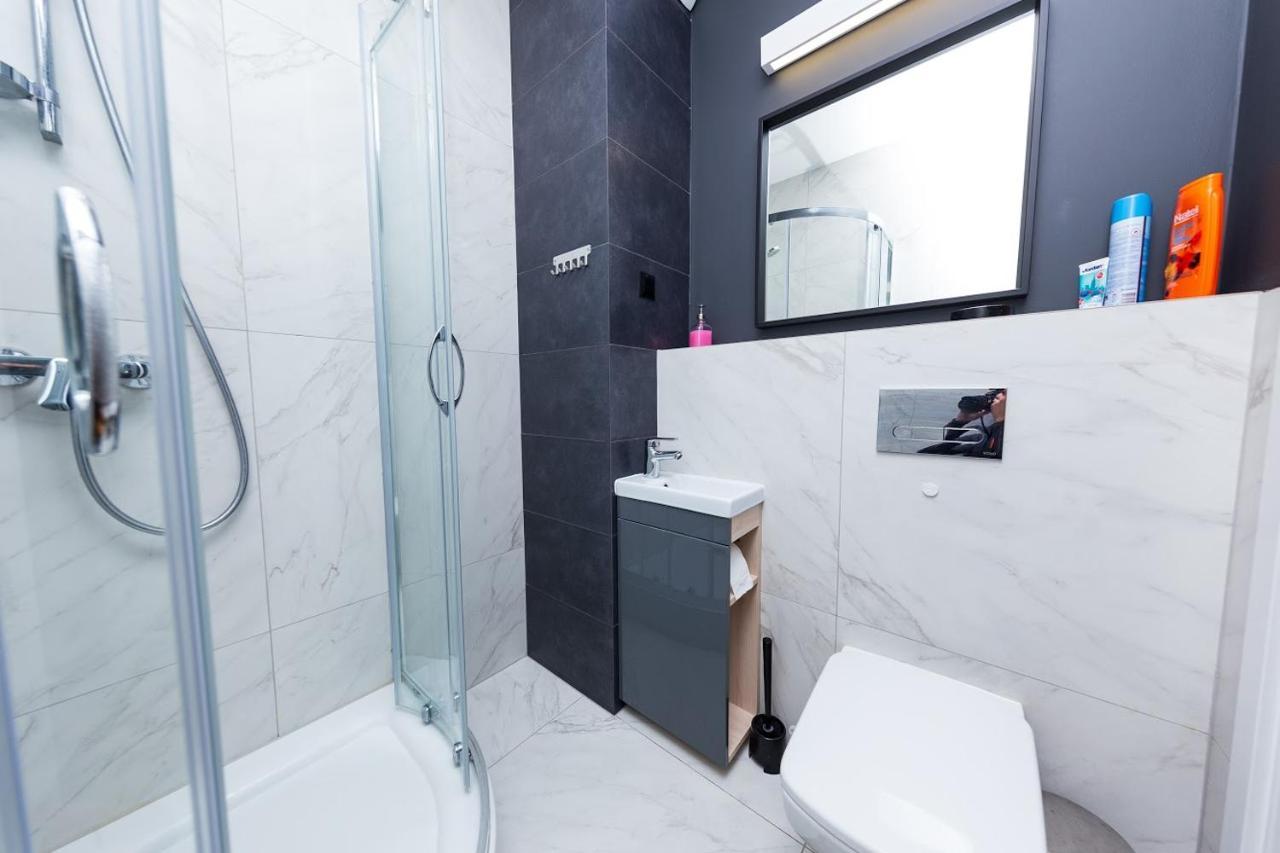 Crystal Guesthouse Warszawa Eksteriør billede